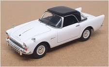 Vanguards 1/43 Scale VA07001 - 1960 Sunbeam Alpine Mk2 - Moonstone White