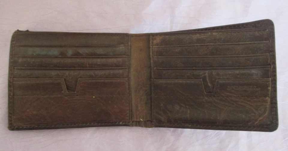 FOSSIL GENUINE SOFT FEEL LEATHER DARK BROWN WALLET PULL OUT CARD SLOT - image 3 of 4