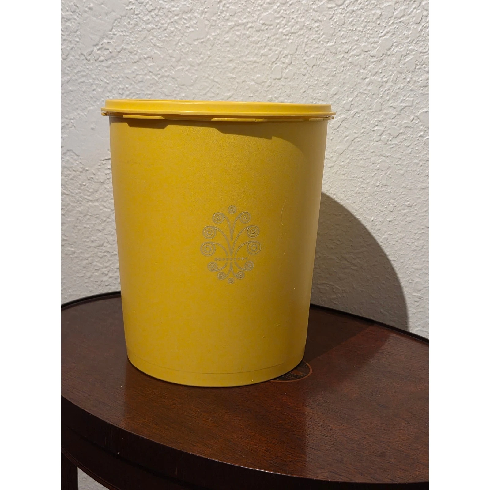 Vintage Tupperware Servalier Canister 805-3 Yellow Sunburst Lid 8.5 Inch