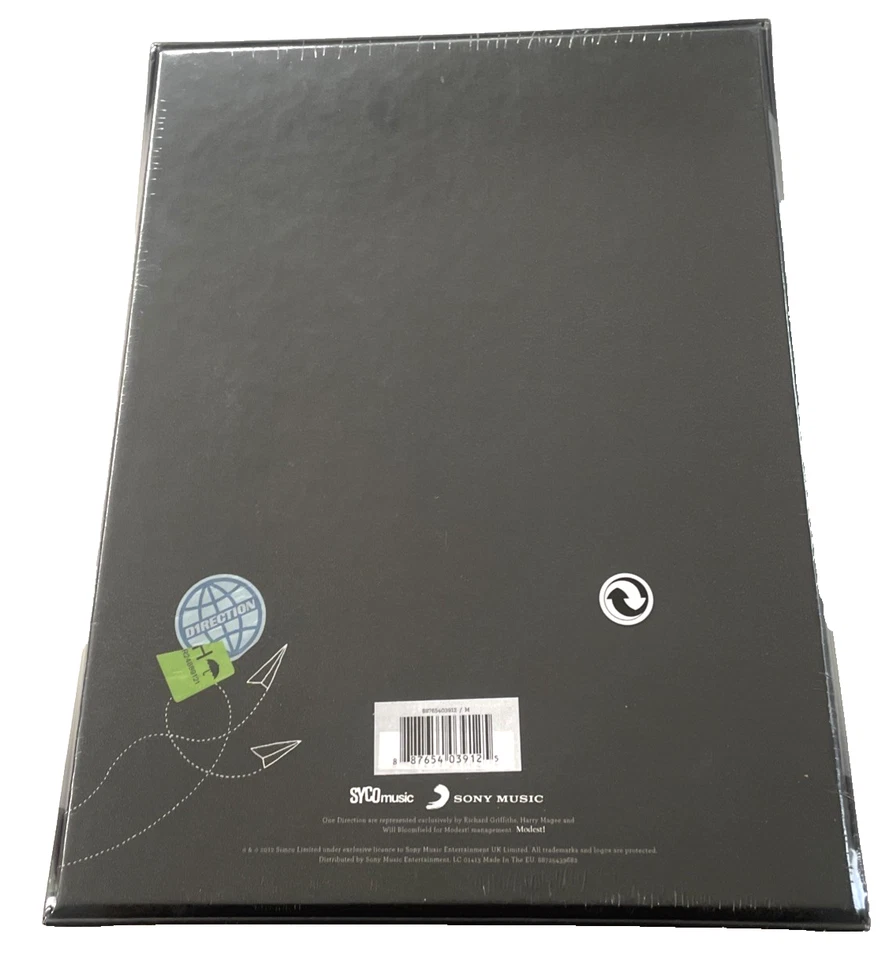 ONE DIRECTION Take Me Home BOX SET LIMITED EDITION SEALED Cd Book TShirt Wristbd - Image 2 of 4