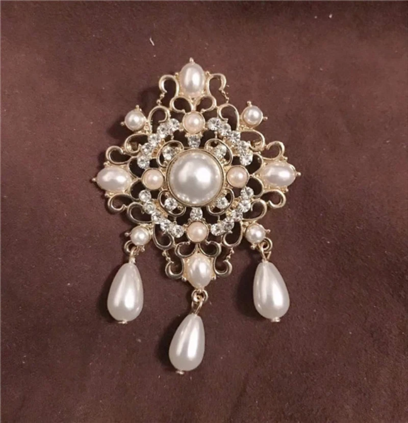 Vintage Style Pearl Enamel Brooch – Gold Tone Floral Pin For Women - View #2