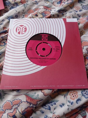 THE KINKS DEDICATED FOLLOWER OF FASHION AND DEAD END STREET CLASSIC 45S 1966