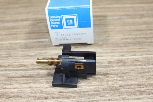 GM 12176639 Connector,Power Distributor Block Chevrolet Buick Pontiac Olds 91-05 - Picture 3 of 9