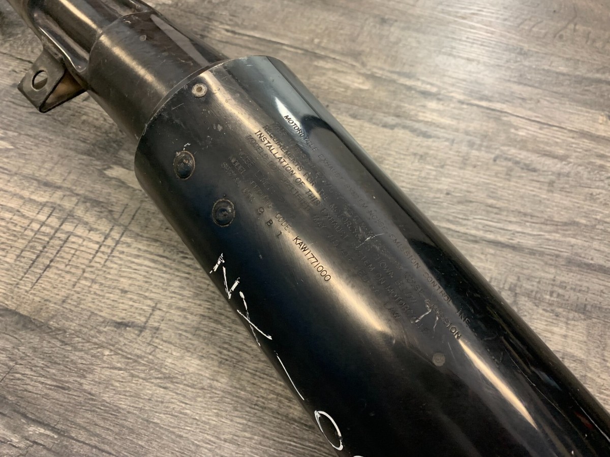 Kawasaki 1988 1989 1990 ZX1000 ZX10 Ninja OEM Left Muffler Kawasaki 1988 1989 1990 ZX1000 ZX10 Ninja OEM Left Muffler