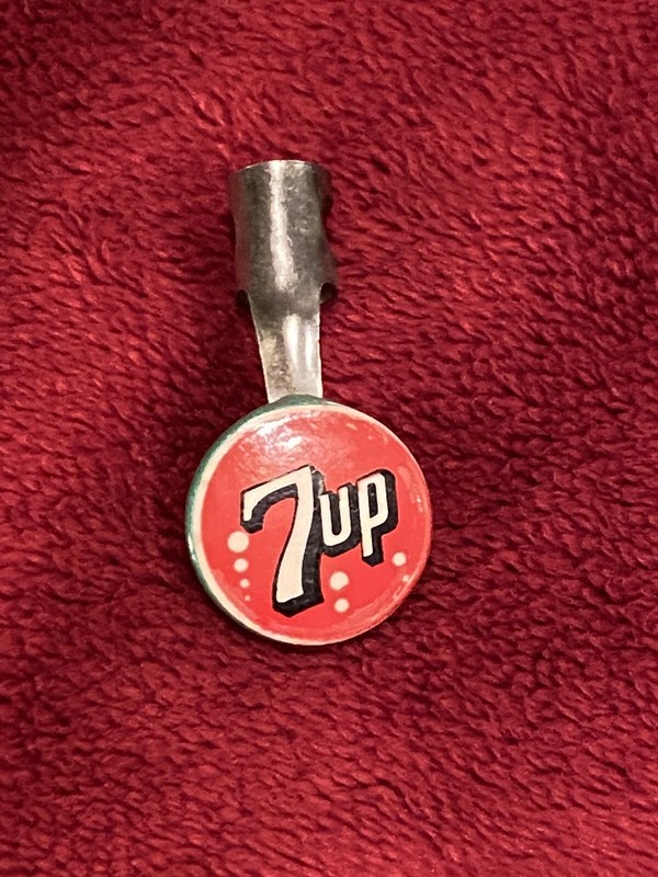 Vintage 7-Up Pencil Clip with 8 Bubbles in 4-2-2 Config Instead of 3-2-3 Design.