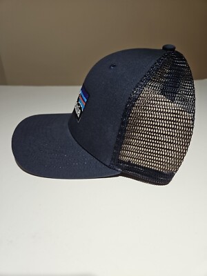 Patagonia P-6 Logo LoPro Trucker Hat 38289 Navy Blue with tags for
