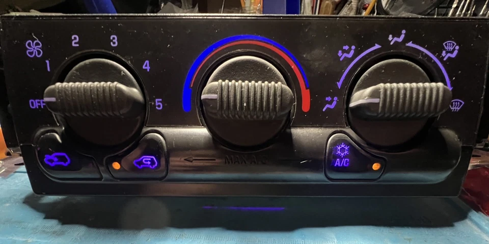 **OEM** 99-02 Silverado Sierra Yukon Calentador HVAC Climatizador LED PÚRPURA Foto 3 de 4