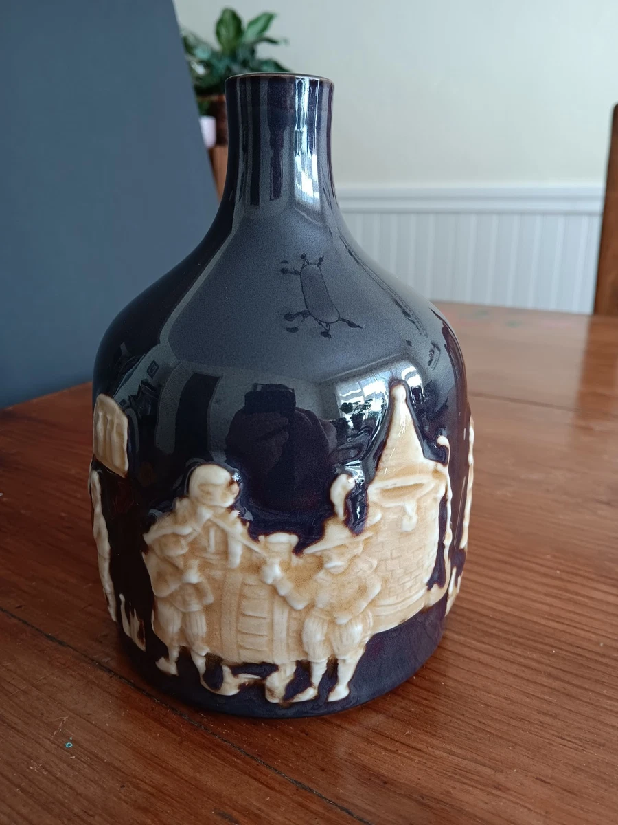 25+ Suntory Whisky In Collectible Liquor Bottles (1900-Now) for