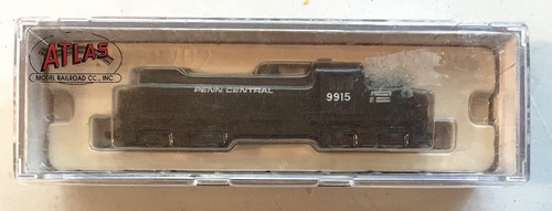Locomotora diésel Penn Central escala N Kato RS-1 PC #9915 | Condition: Used