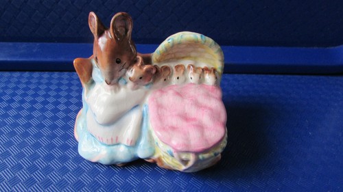 Beswick Beatrix Potter Hunca munca BP2A oro sello ovalado