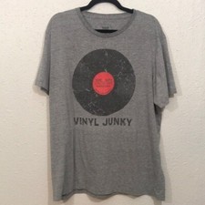 Vinyl Junky Stiff Kitty Studios Gray RARE Screen Print T-Shirt size XL