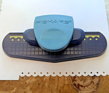 Fiskars Threading Water Continuous Border Punch Circles Dots Scallop