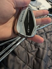 Good Right TaylorMade Qi approach wedge. kbs max mt 85 regular....