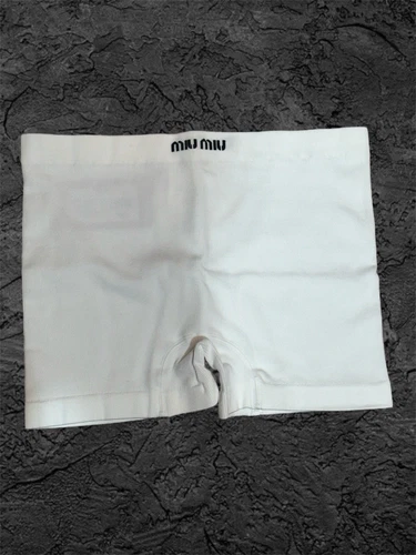 Pantaloncini donna aderenti Miu Miu nuovi tutti i giorni e per lo sport