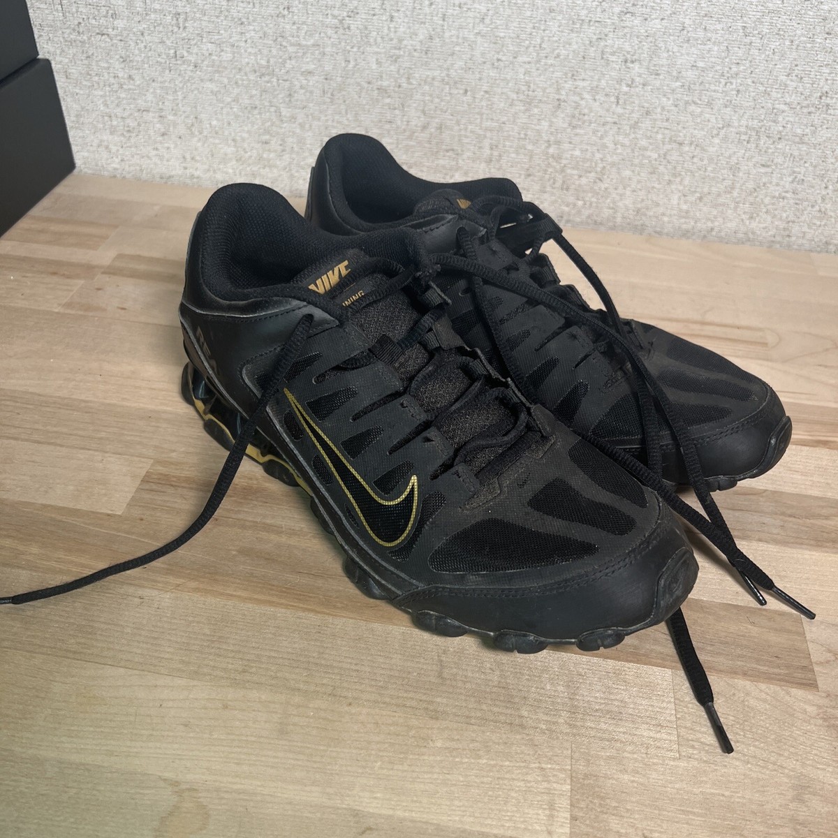 Nike Reax Training shoes Men's size 10 EUC