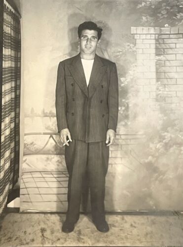 Schlecht genommen! Vintage Fotokabine DAPPER Mann Rauchen Zigarette Arcade 1940er Jahre - Bild 1 von 3