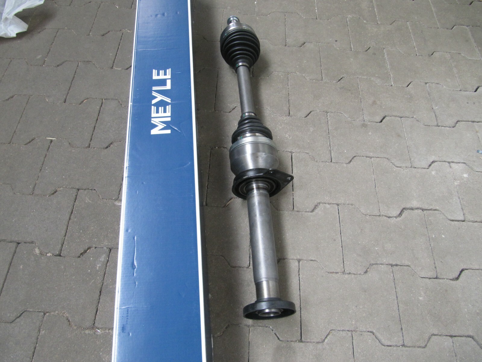 MEYLE Antriebswelle Vorderachse Rechts - 723,5mm Länge