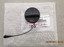 09-18 TOYOTA SEQUOIA LIMITED PLATINUM E85 TAPA TANQUE GASOLINA CON CORREA NUEVO 06030