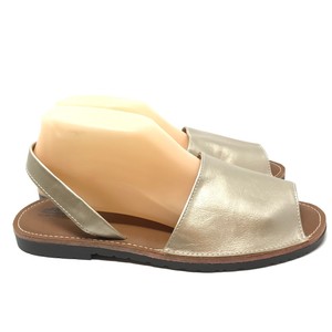 white mountain gold sandals