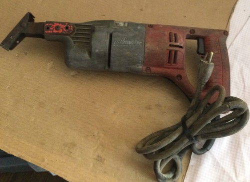 MILWAUKEE SAWZALL RECIPROCATING SAW 