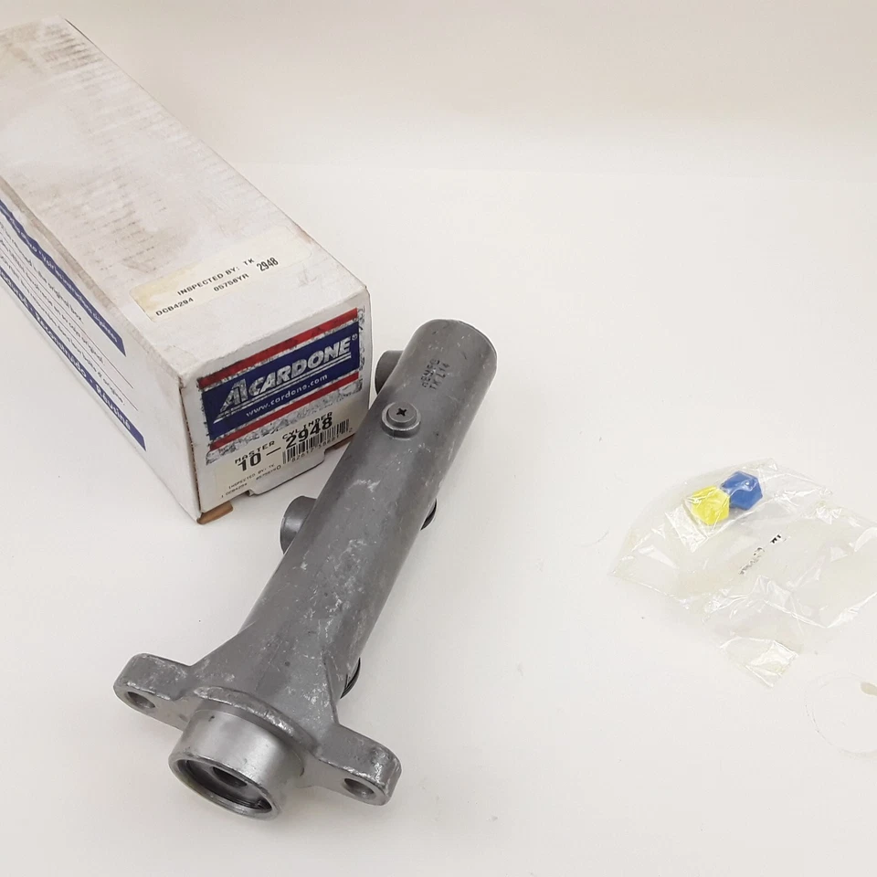 Cilindro maestro de freno para Ford 2003 Lobo, 2001 2002 Expedition, Lincoln Navigator Foto 3 de 4