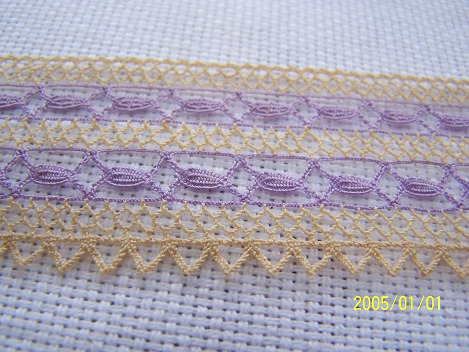 Dentelle ancienne. Superbe dentelle écru et violet. + de 4 mètres.  Réf N°306 - Photo 2/4