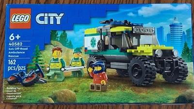 LEGO CITY: 4x4 Off-Road Ambulance Rescue (40582)