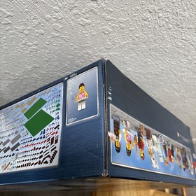 LEGO Creator Expert: 10th Anniversary Modular Building 10255 Assembly Square 