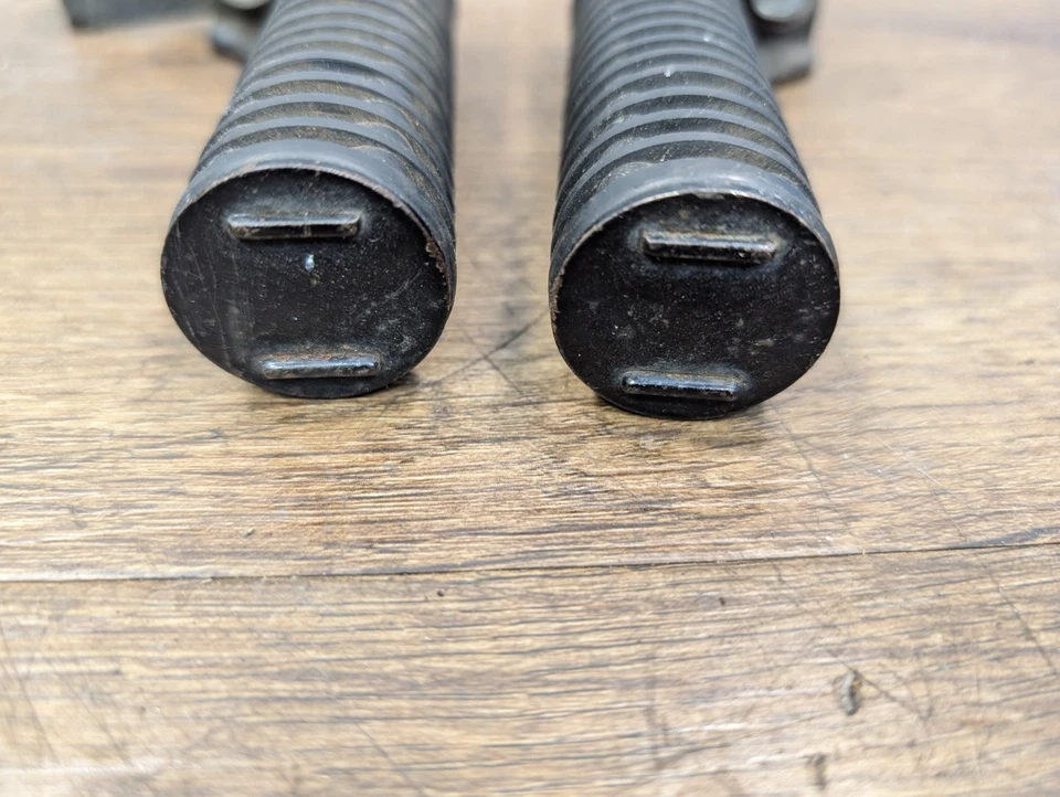 Reposapiés izquierdo derecho pasajero Honda CB650 1979-1982 Foto 4 de 4