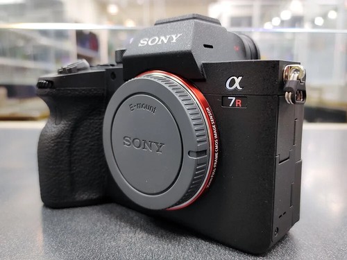 Sony Alpha A7R 36.4MP Digital Camera - Black (Body Only) - Picture 6 of 13