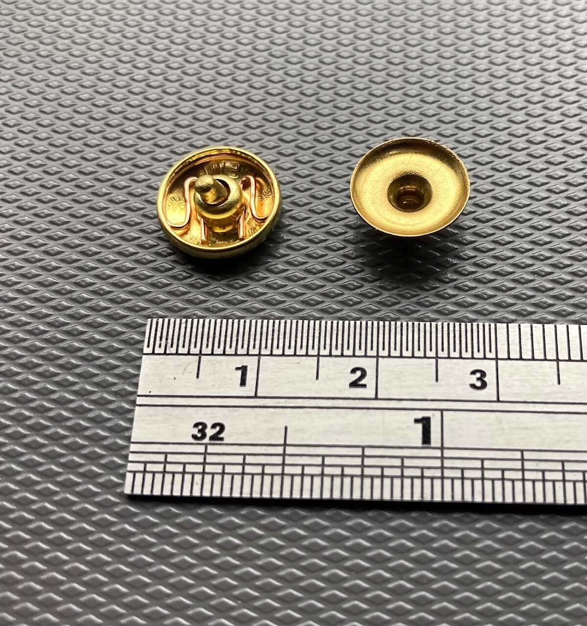 70 Press Stud Fastener Sockets & 70 Studs Newey England Read