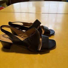 Vintage Womens Size 6 Black Leather Strappy Kitten Heels Sandals By CALICO