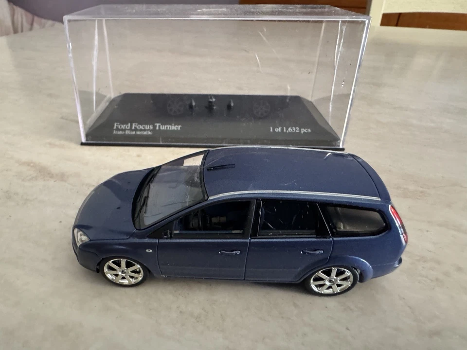 Ford Focus Turnier Jeans-Blau Metallic Minichamps 1:43 limited edition 1 of 1632 - Immagine 4 di 4