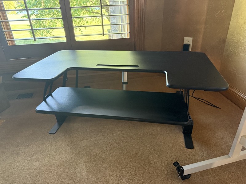electric standing desk converter/riser (smugdesk)