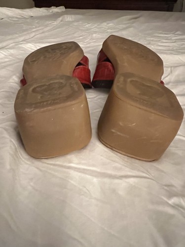 Brighton Brandy rot Krokodilleder Slipper Riemensandalen mit Metallaufsätzen 8 M - Bild 2 von 2