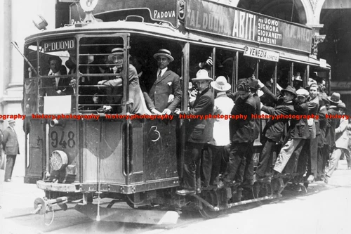 F008177 Tram Milan Socialist strike 1920