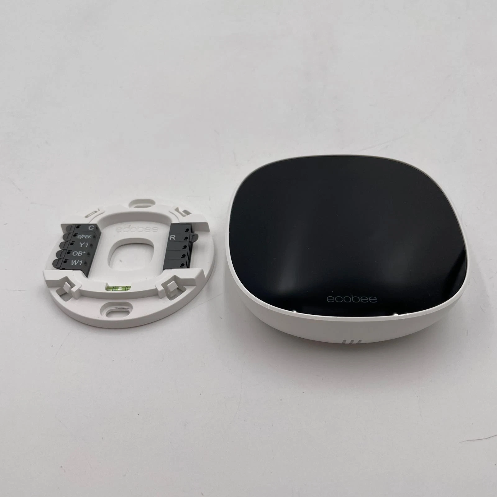 Ecobee Smart Thermostat Essential EB-STATE7-01 programmable Wi-Fi Thermostat