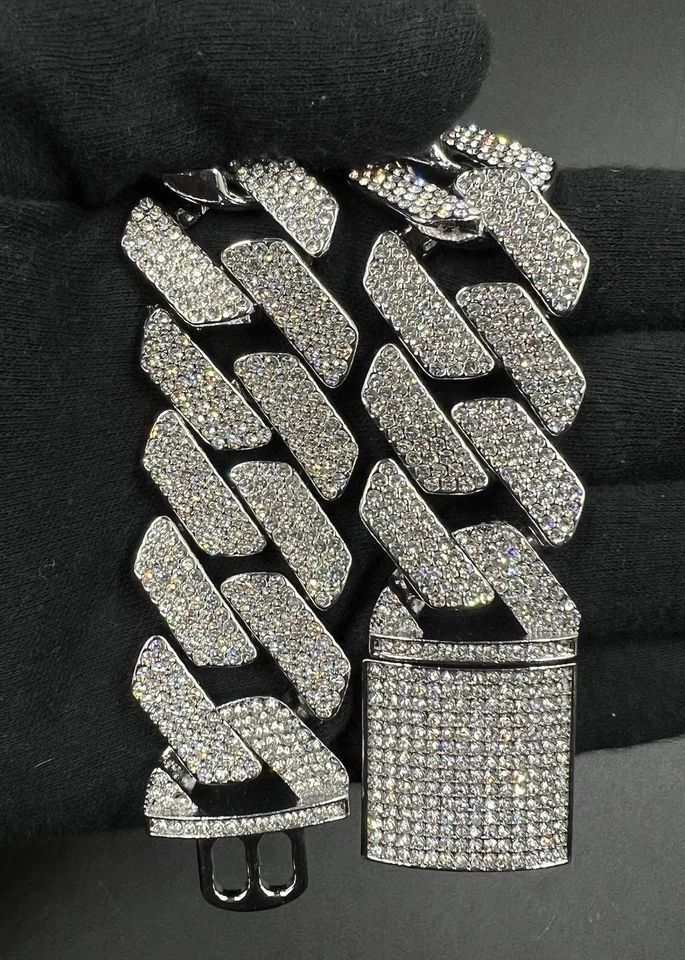Cadena de eslabones cubanos Miami plateada moissanita VVS1 28” X 26,5 MM helada Foto 4 de 4