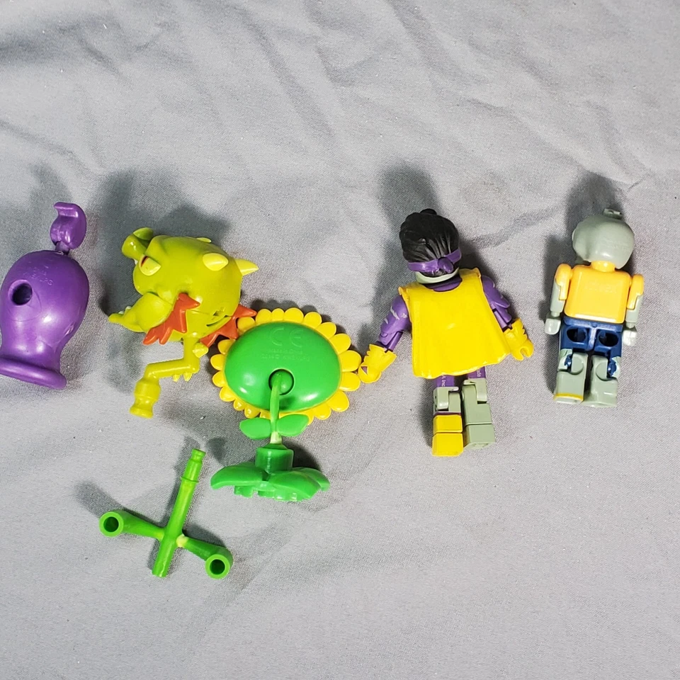 KNEX Plants vs Zombies Minifigure Lot Mixed Figures Some Missing Pieces - Image 4 of 4