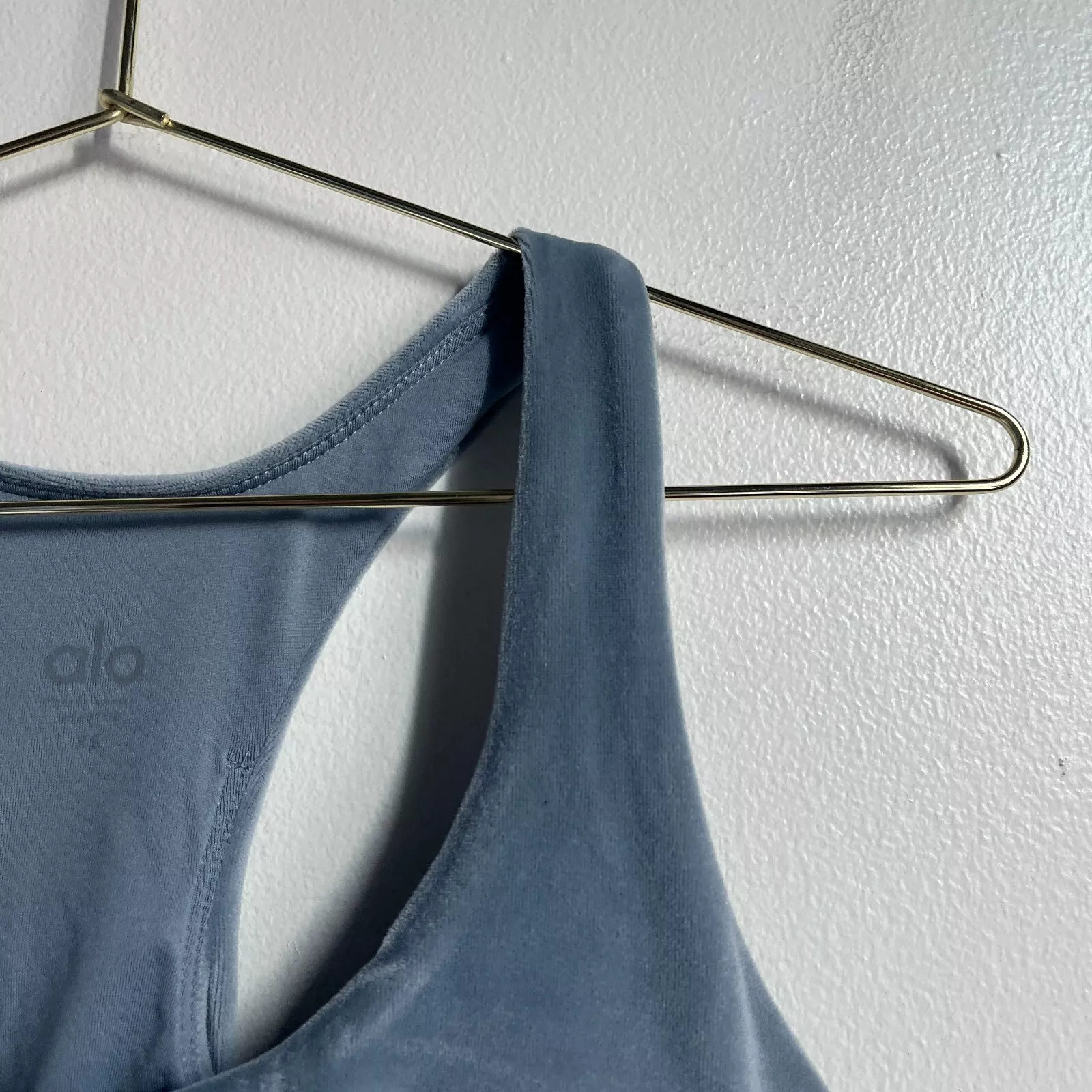 alo-yoga velour glimmer scoop neck eu tank-bra