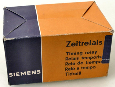 Siemens Zeitrelais 7PU2040-2AN22 | 7PU2 040-2AN22