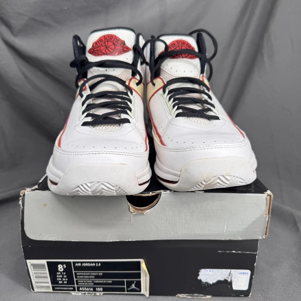 Nike Air Jordan 2.0 2011 Chi White Varsity Red Black 455616-100 Size 8.5 w/ Box Foto 4 de 4