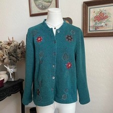 Vintage 1990s Grandmacore Floral Embroidered Button Cardigan Sweater