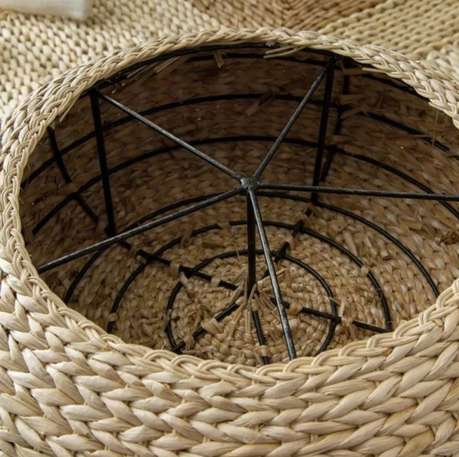 Puf otomano tejido de paja natural Foto 4 de 4