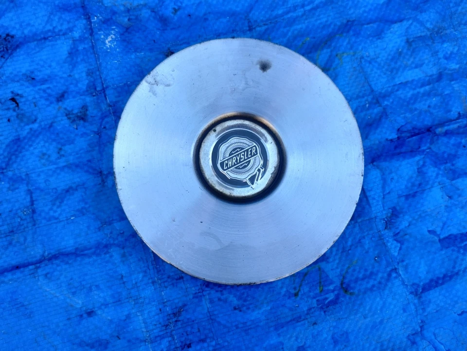 Tapa central Chrysler Town & Country 2004-2007 04862224AB OEM 04862224AC 1H Foto 2 de 4