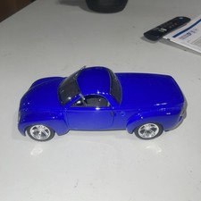 Maistro 2000 Chevrolet SSR Pickup in Blue Diecast 1/25 Scale