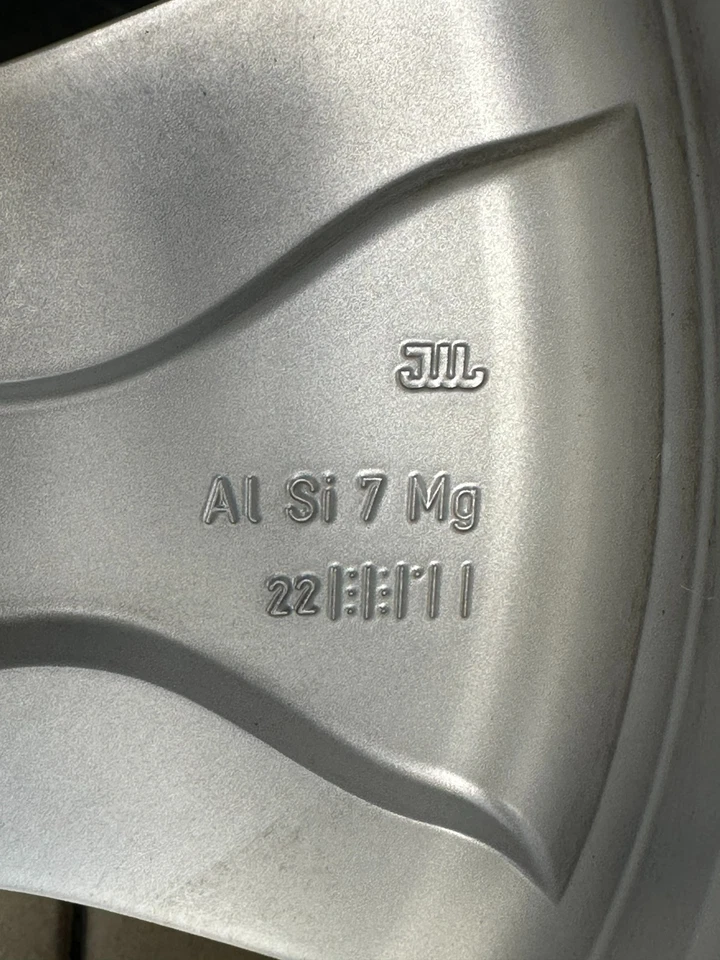 4 Winterräder Bridgestone 255/55 R19 ET34 für Audi E-tron - Bild 4 von 4