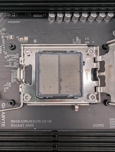 FAULTY Gigabyte B650 Aorus Elite AX V2 (Socket AM5) DDR5 ATX Motherboard - Picture 4 of 6