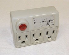 Genuine Recoton 3 Outlet Plug-In Wall Mount Surge Protector - Taiwan