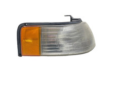 1988-1992 Mazda 626 Front Right Passenger Side Turn Signal Light Oem 116-58135